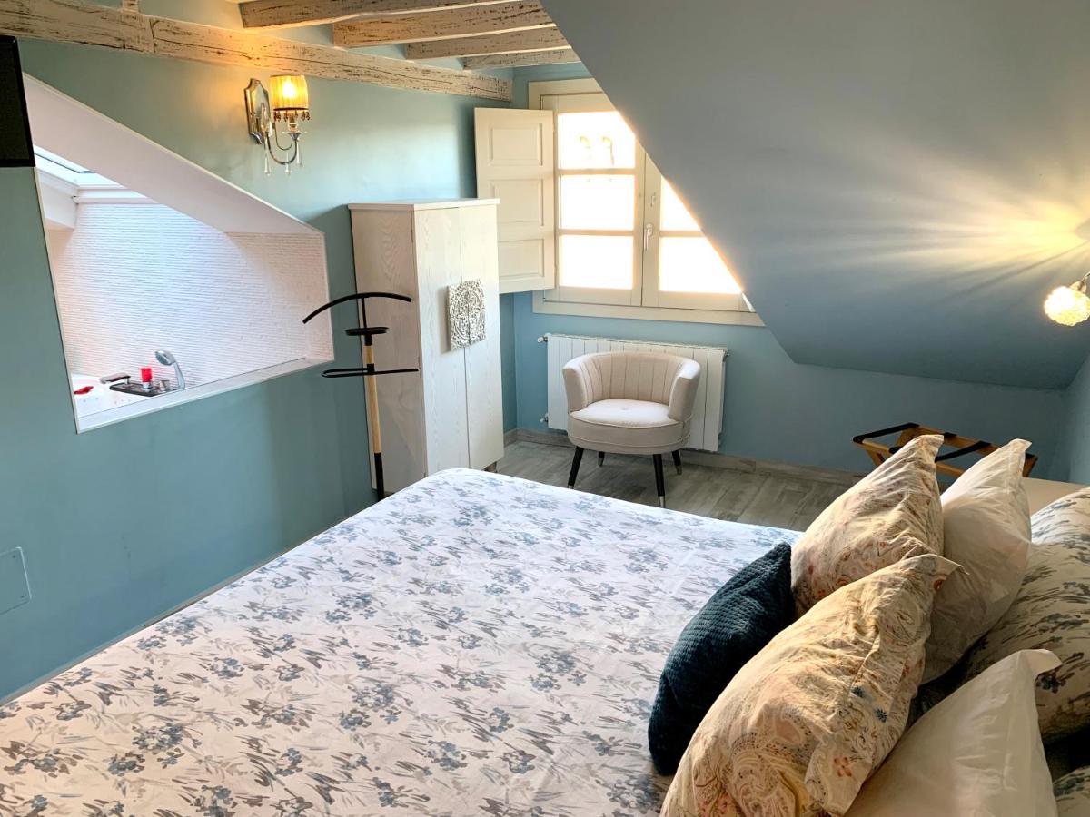 King Suite with Hot Tub,1152282363:JPEG