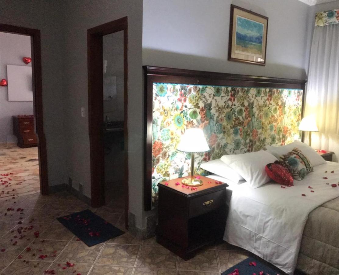 Quarto Deluxe com Cama de Casal ou 2 de Solteiro e Varanda
