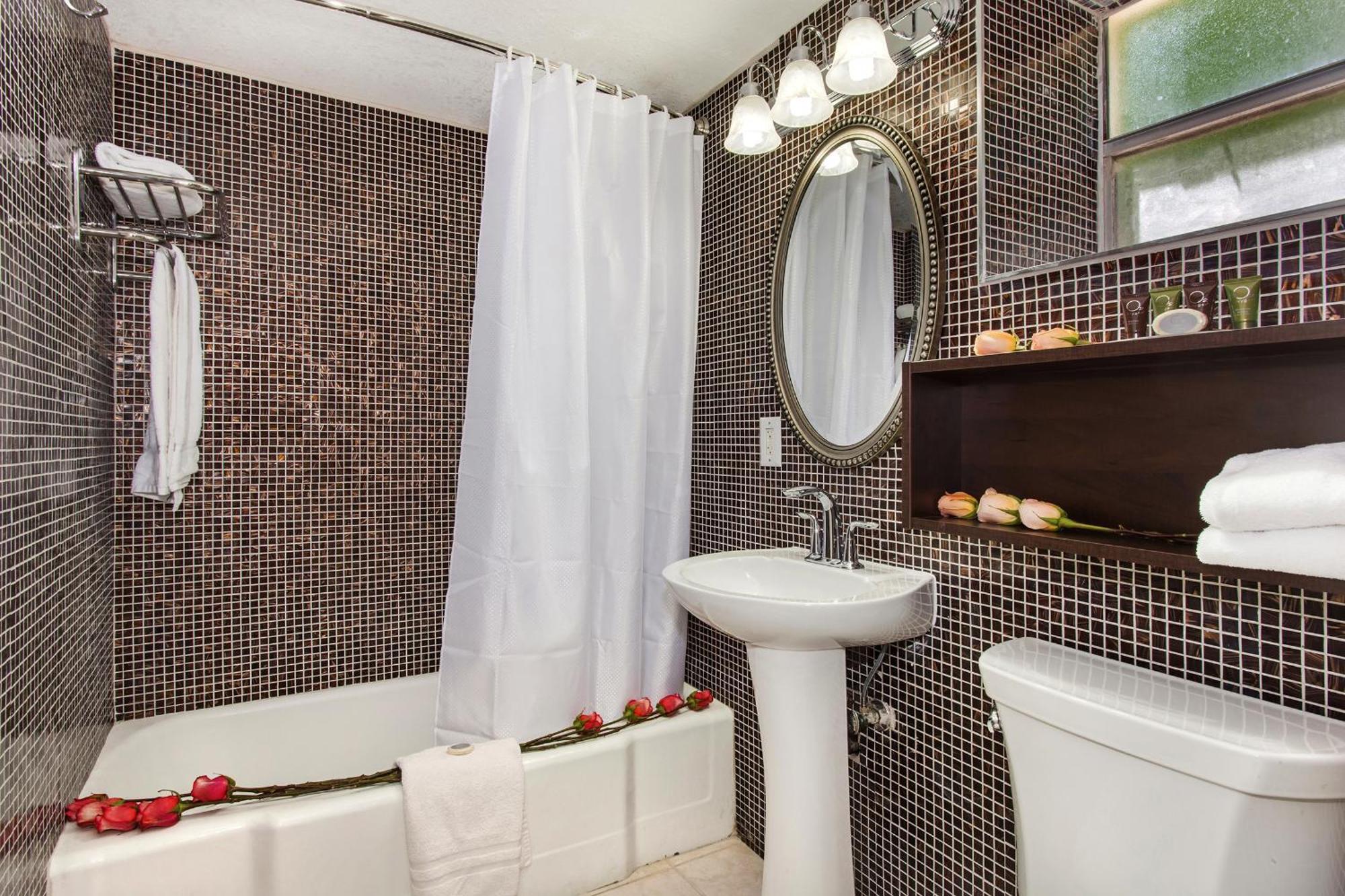 One-Bedroom Suite (4 Adults)