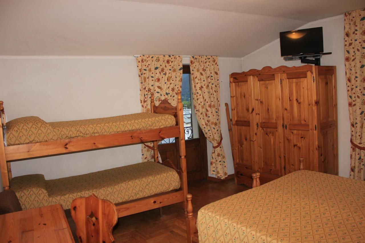 Camera Quadrupla