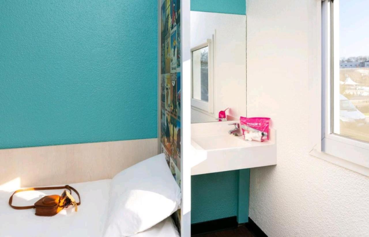 Chambre Lits Jumeaux Premium avec Salle de Bains Commune