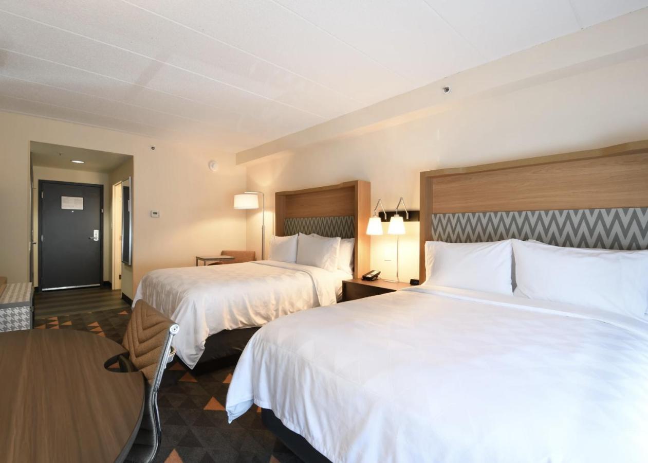 Standard Queen Room with Two Queen Beds and Bath/Shower