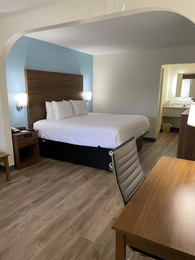 King Room - Mobility Access/Non-Smoking