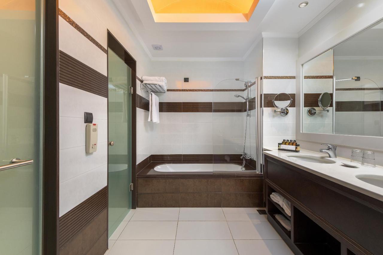 Junior Suite mit Poolblick (nur für Erwachsene)