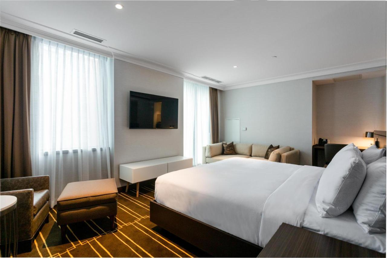 Deluxe Room - 1 King Bed,1162680141:JPEG
