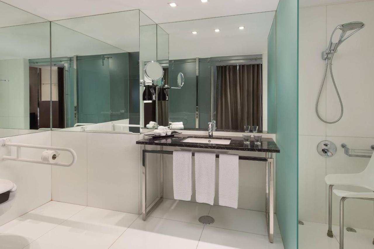 Quarto Deluxe com 1/2 Camas Individuais e Acesso à Piscina