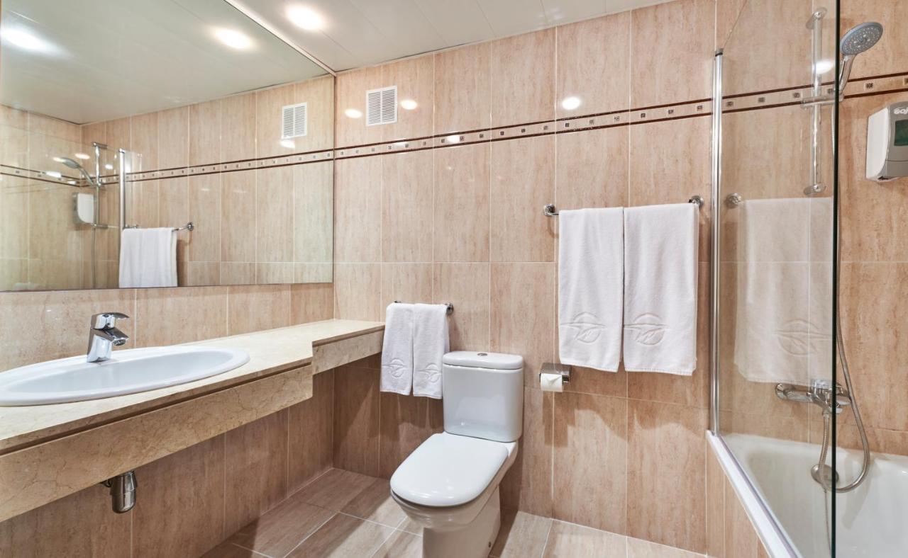 Double Room with Sea View (2 Adult + 1 Child),1167477376:JPEG