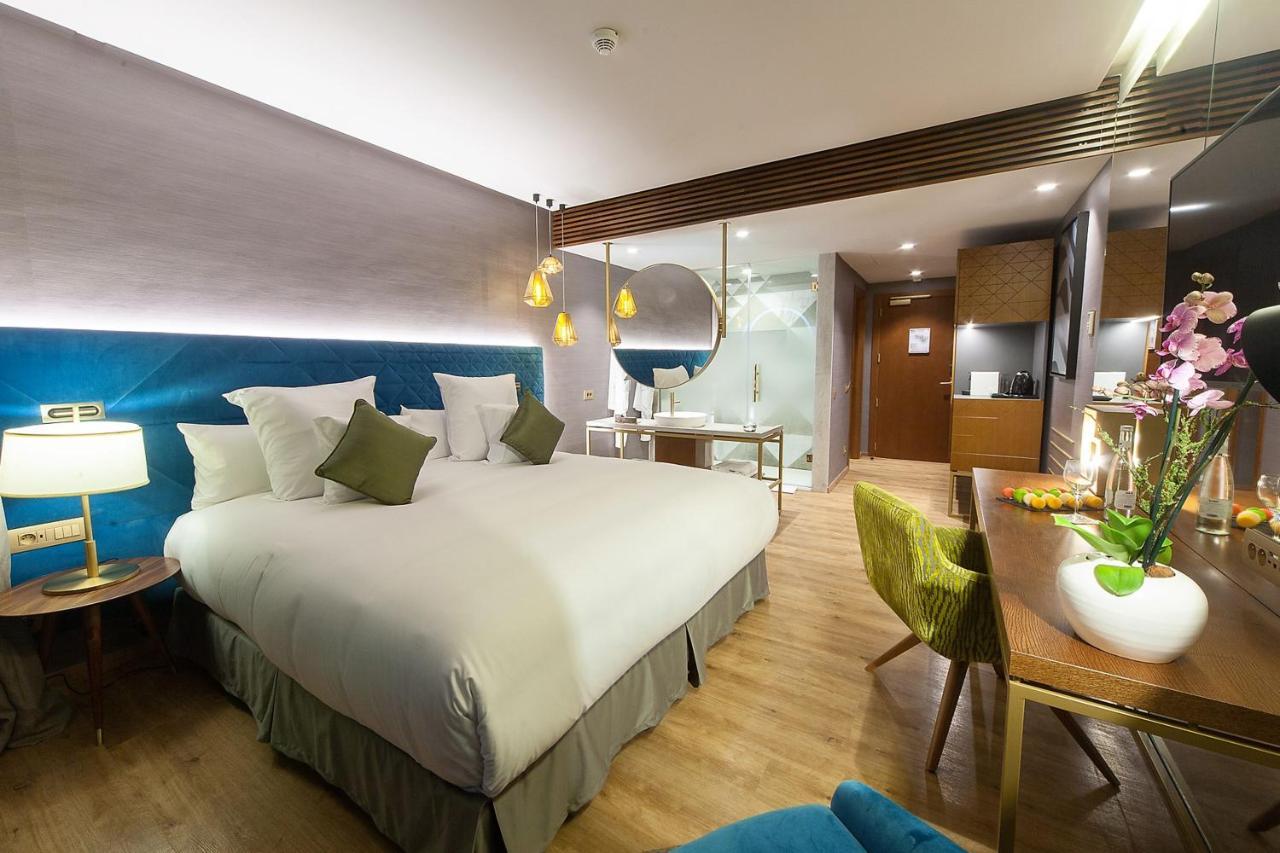 Premium Double Room,1380171146:JPEG