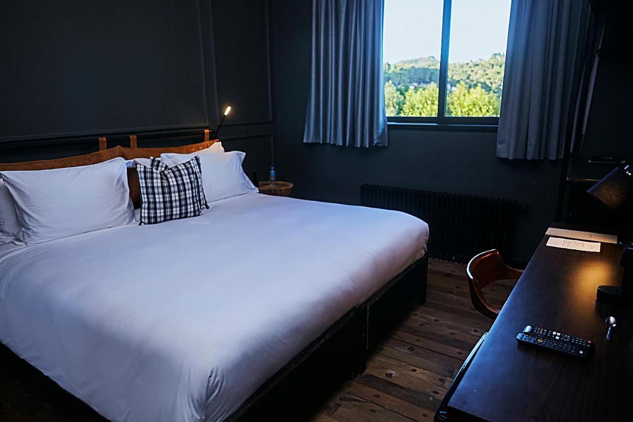 Quarto Deluxe com Cama de Casal ou 2 de Solteiro