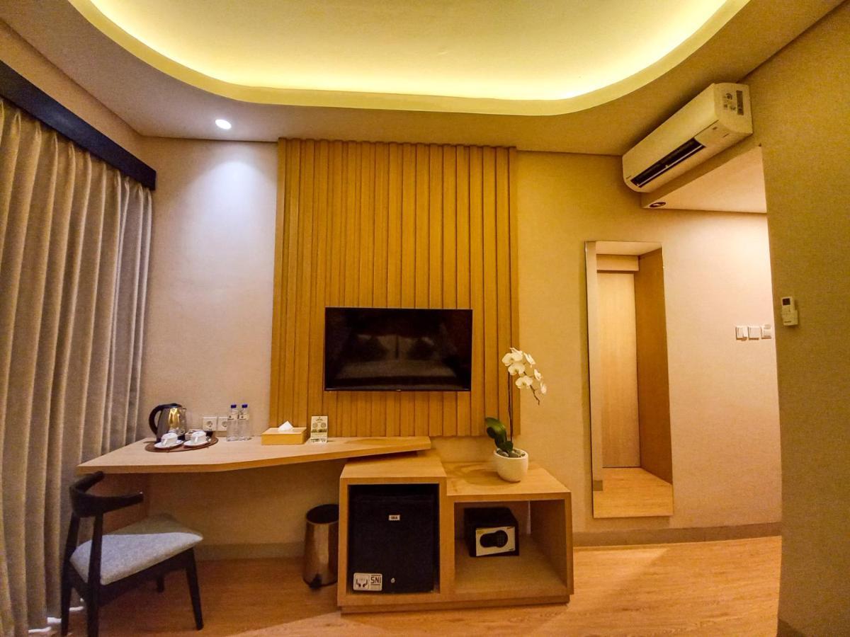 Deluxe Double or Twin Room with Pool View