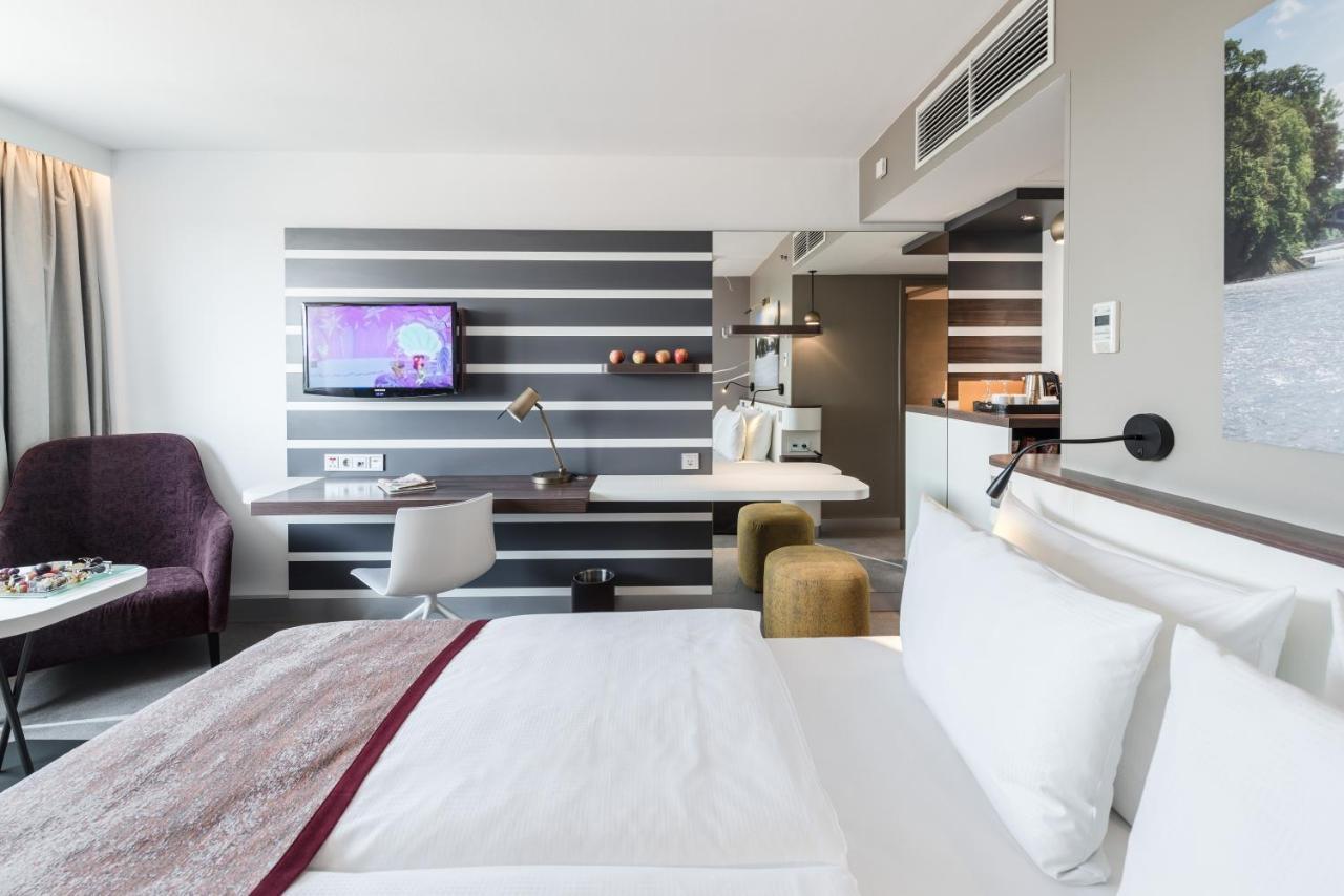 Premium Zimmer mit Queensize-Bett und Stadtblick