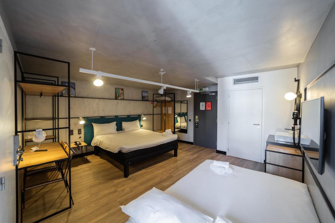 Habitación Familiar con cama doble y sofá cama