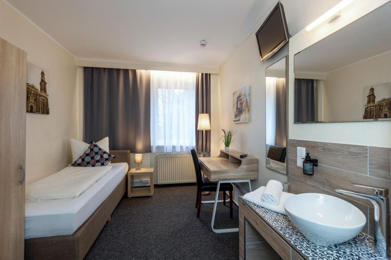 Single Room,1691983795:JPEG