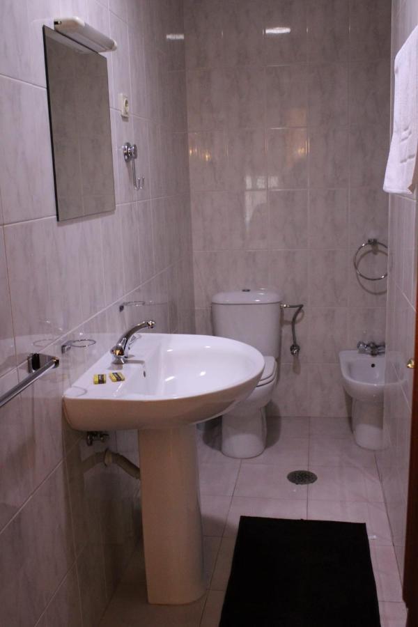Quarto Twin com Casa de Banho Privativa