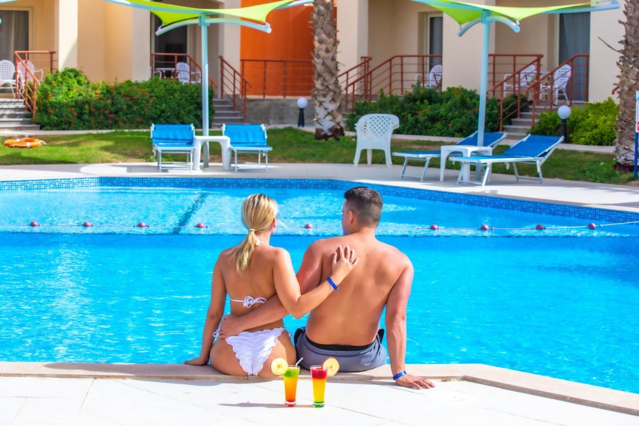 Quarto com Acesso Directo à Piscina
