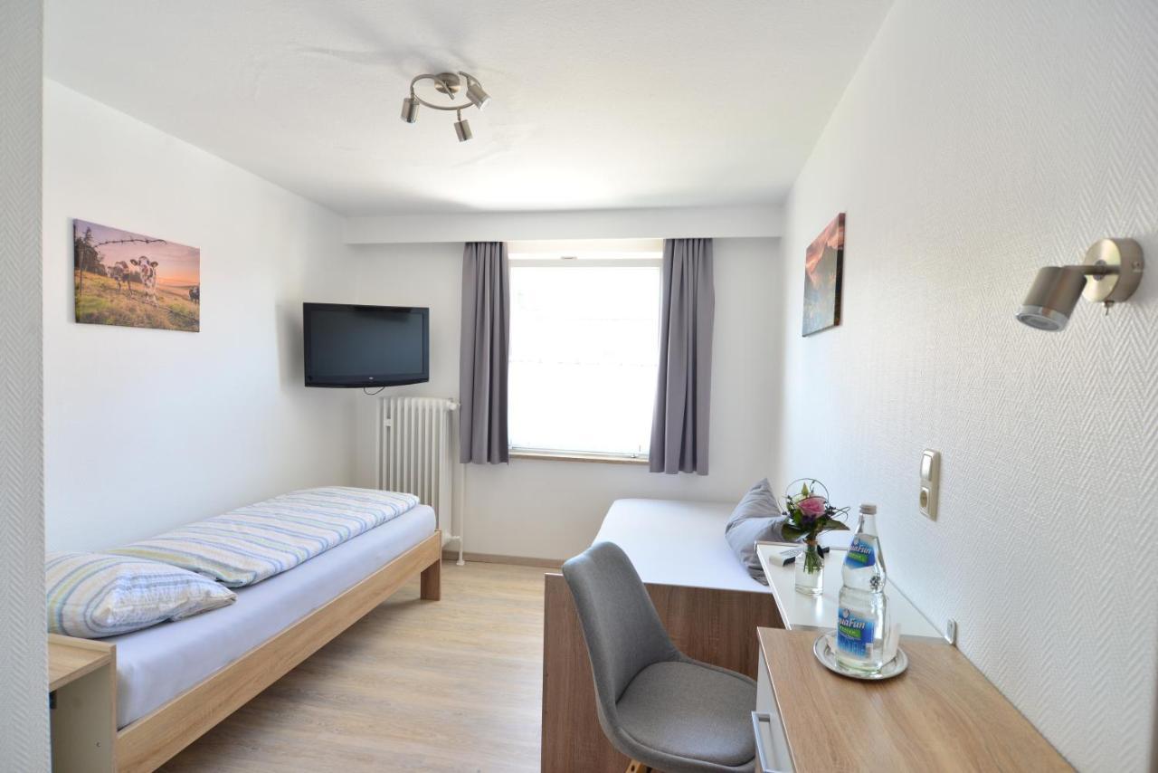 Kleines Zweibettzimmer