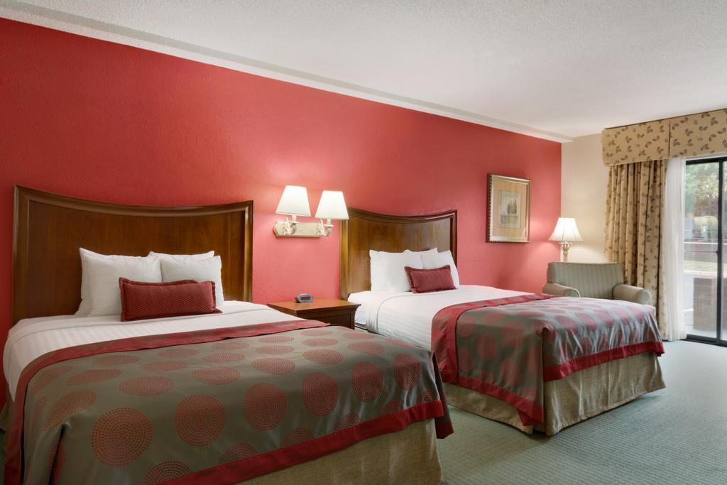 Queen Room with Two Queen Beds - Non-Smoking