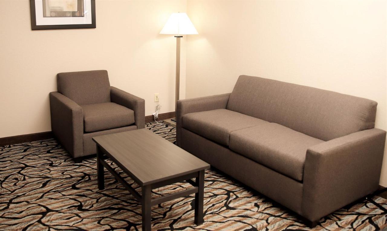 Studio King Suite