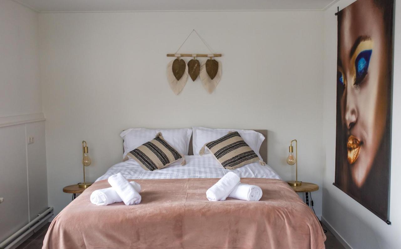Tweepersoonskamer met een Eigen Externe Badkamer