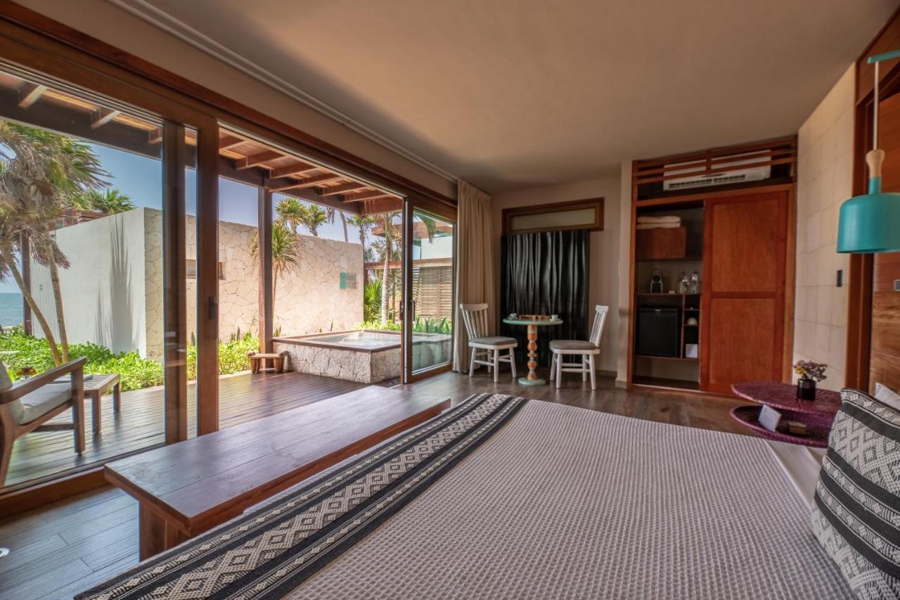 Partial Sea View with Refreshing Jet Tub