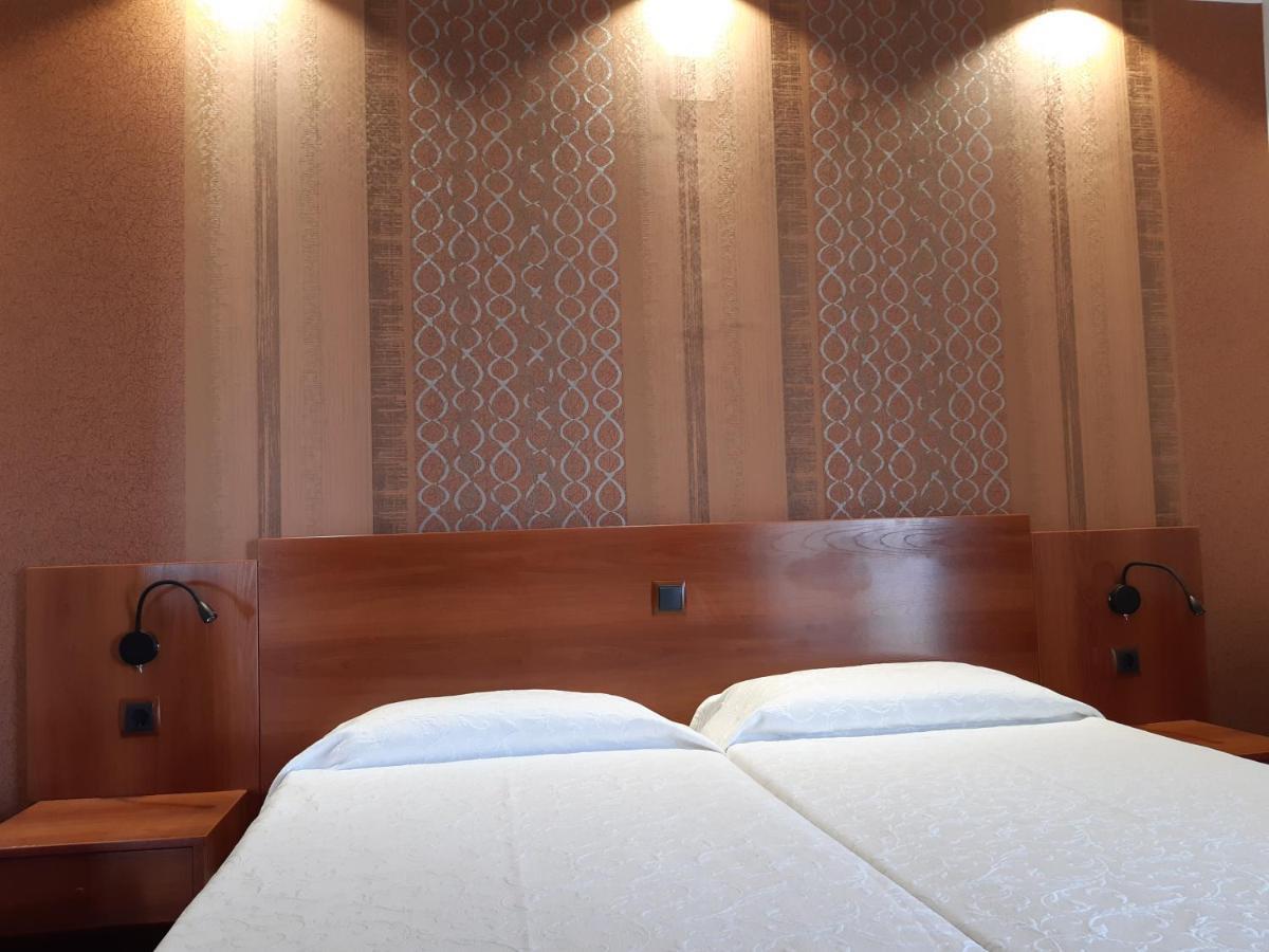Double or Twin Room with Front Sea View,1226917133:JPEG