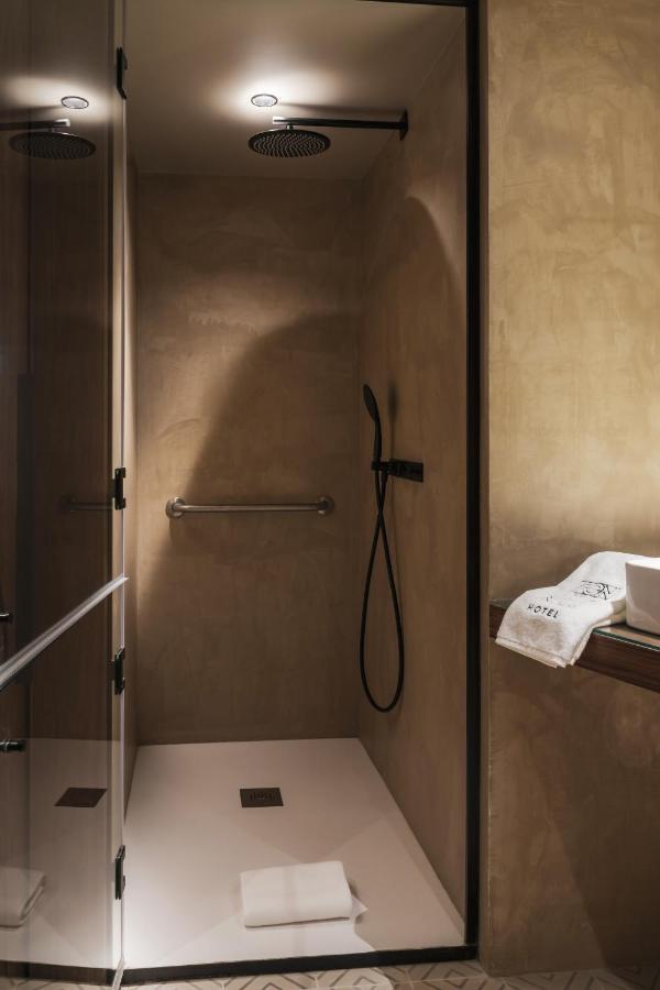 Habitación con 2 camas individuales adaptada para personas con discapacidad - No fumadores