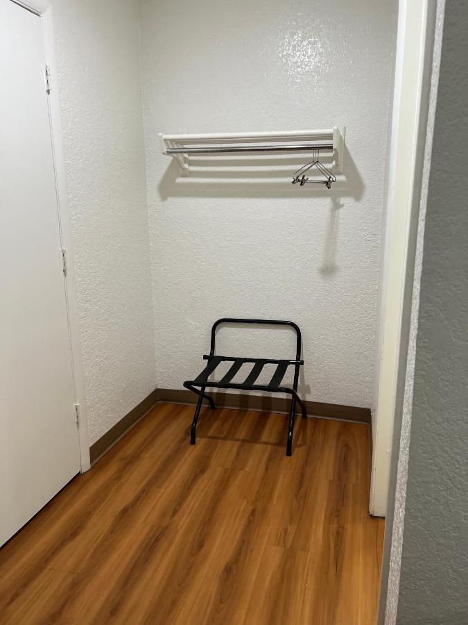 King Room - Non-Smoking