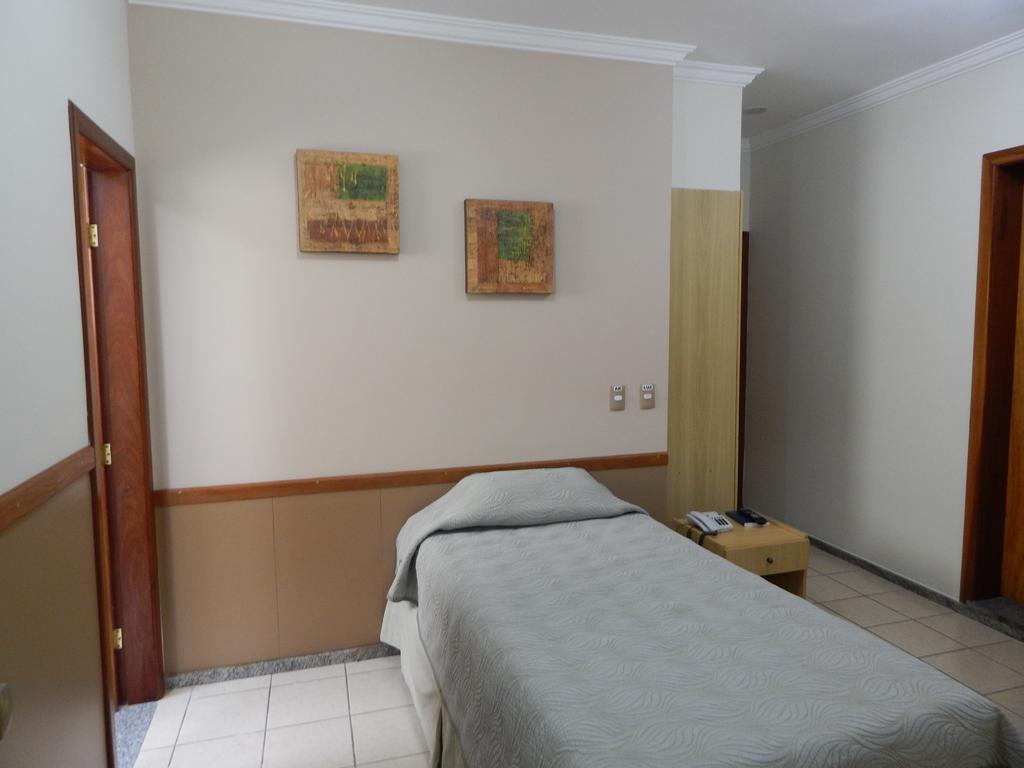 Single Room,118913038:JPEG