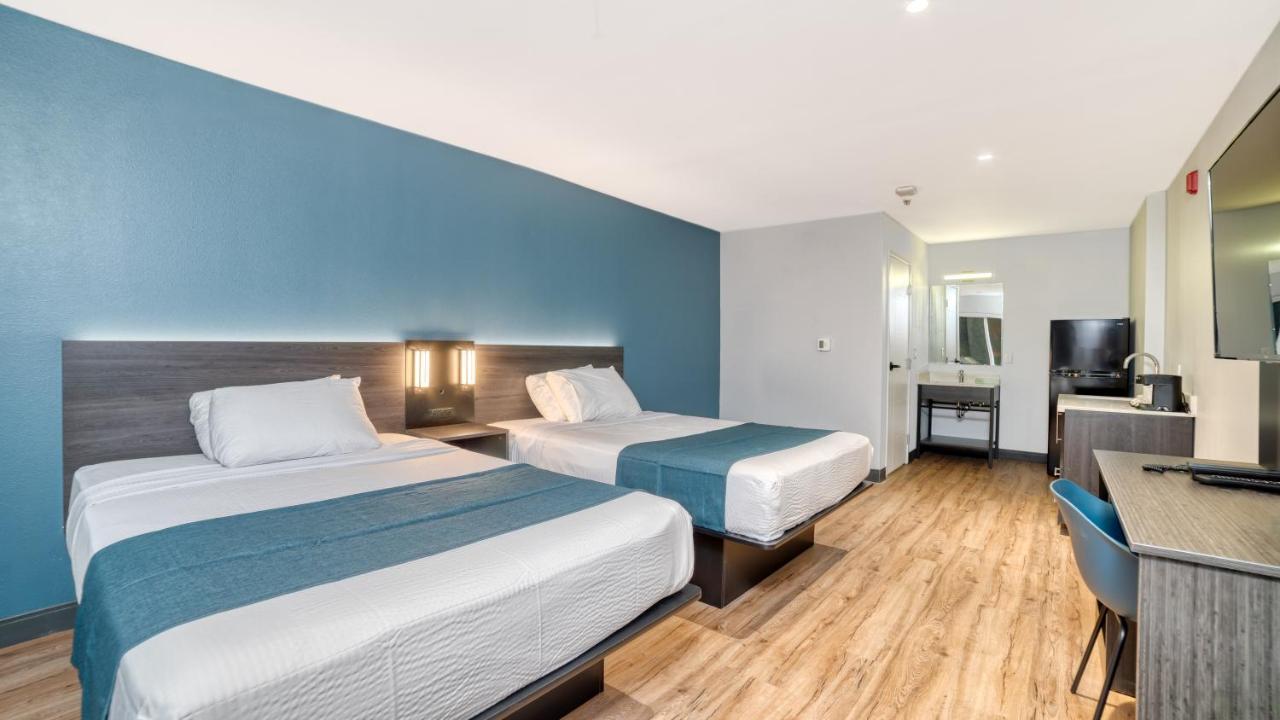 Quadruple Room - Disability Access - Roll in Shower