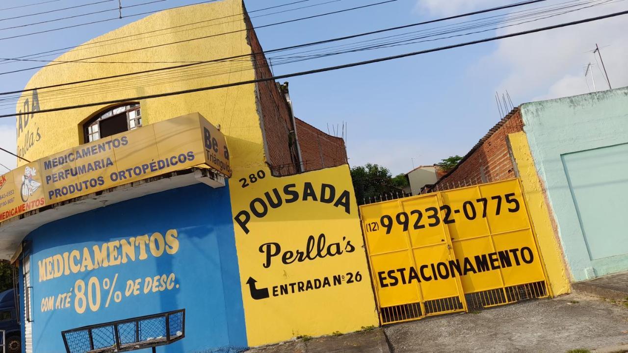 Quarto Triplo com Banheiro Privativo