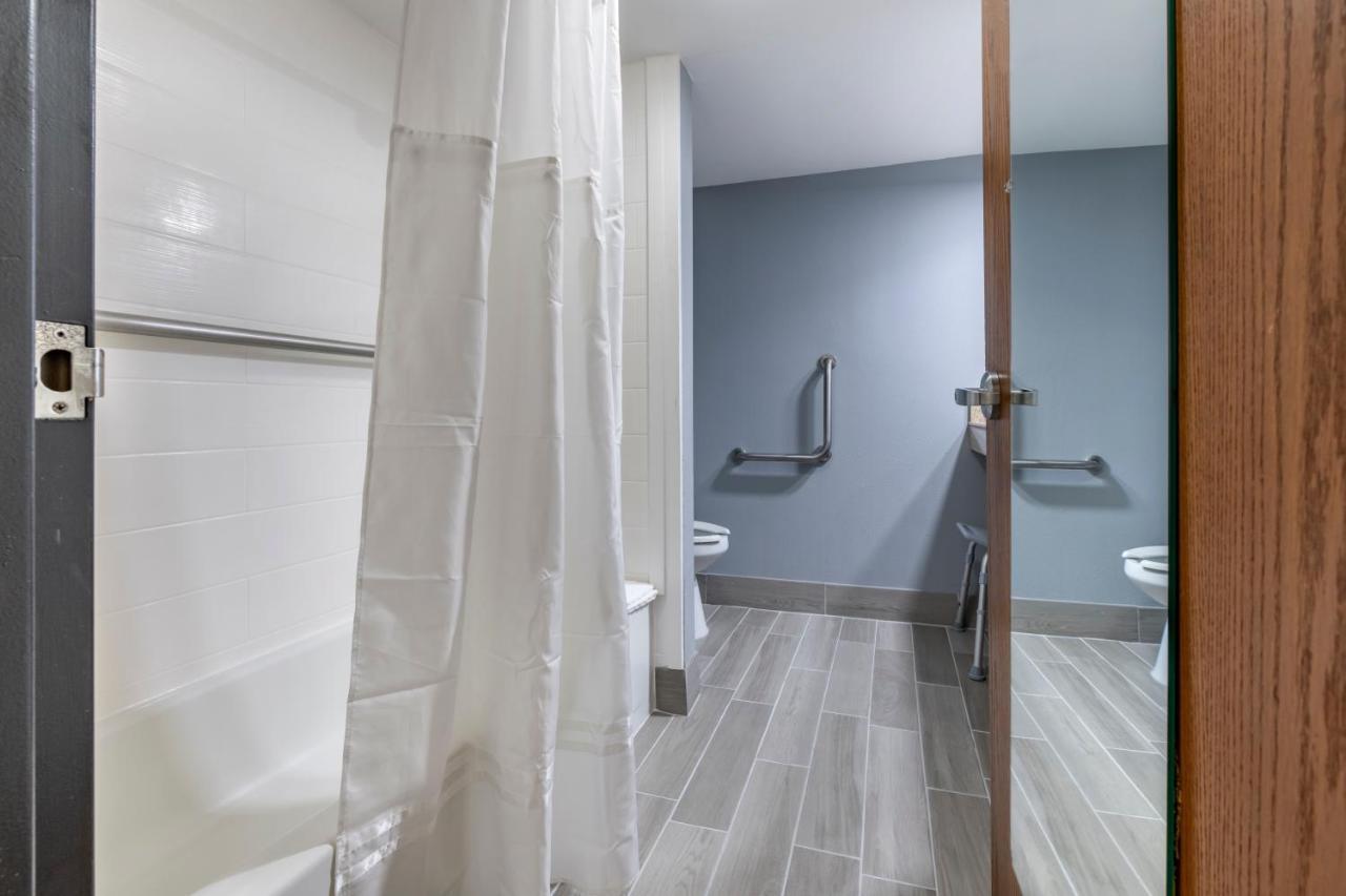 King Room with Bath Tub - Disability Access/Non-Smoking