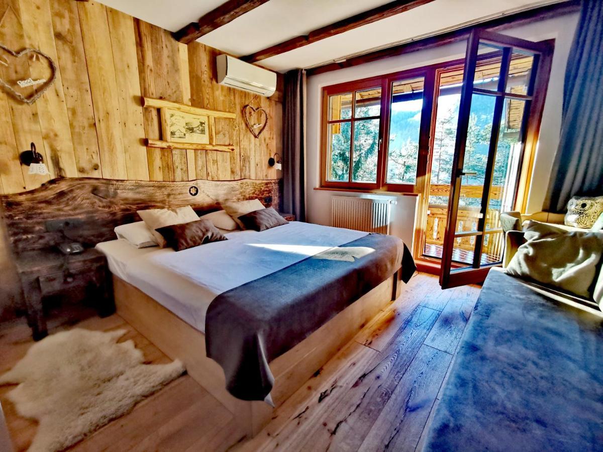 Doppel-/Zweibettzimmer mit eigener Terrasse