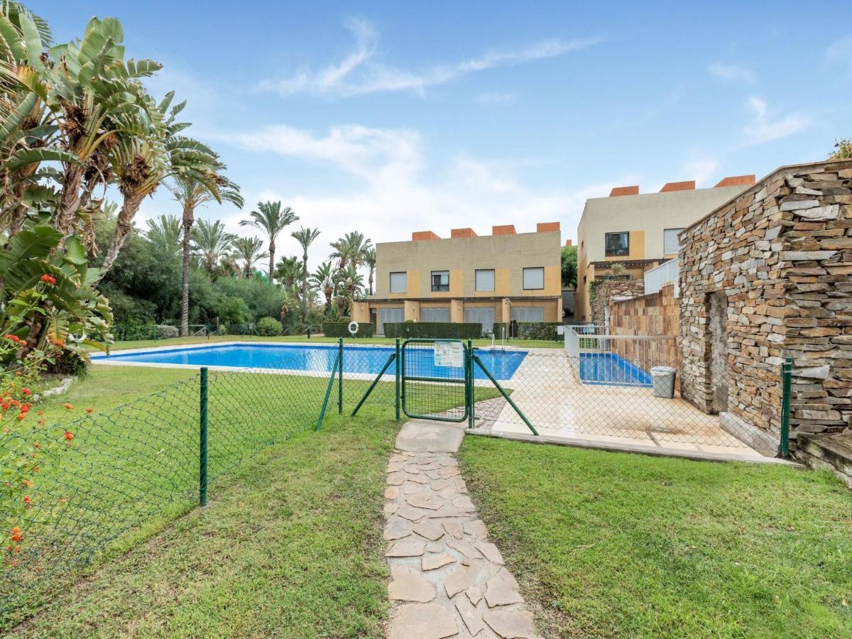 Suite Echoes avec Petite Piscine Extérieure Chauffée Privée - Bain à Remous Semi-Extérieur - Vue sur Caldeira