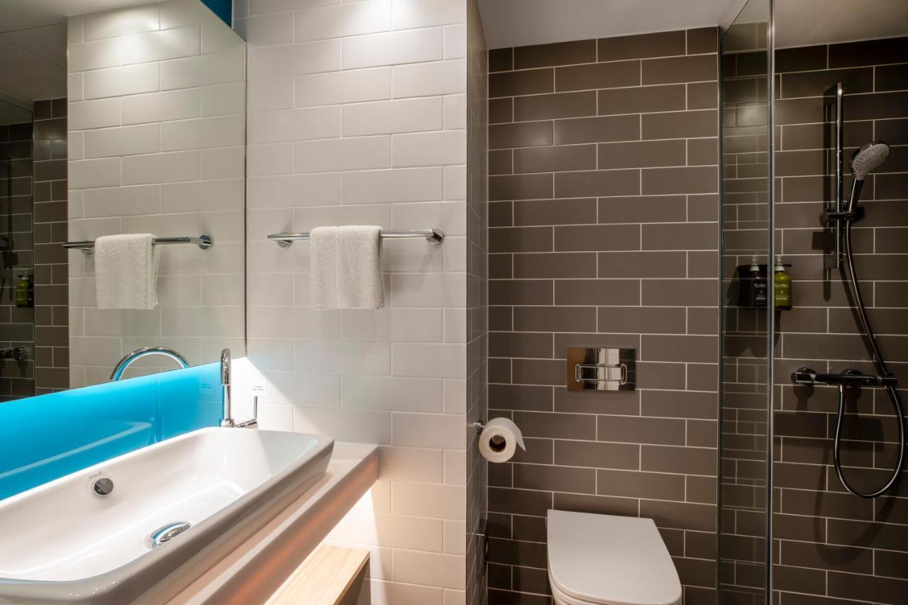 Standard Double Room with Single Sofa Bed and Free Hot Breakfast,1193724760:JPEG