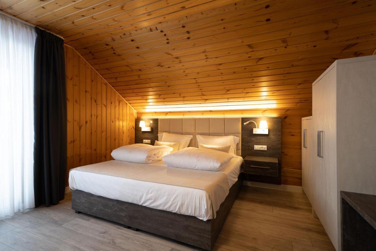 Dreibettzimmer mit Balkon
