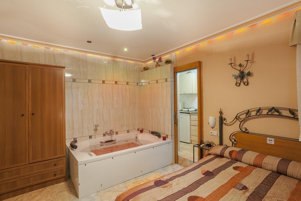 Superior Double Room with Bathtub - Romantic Studio  ( Free Chocolates and Bottle of Sidra )