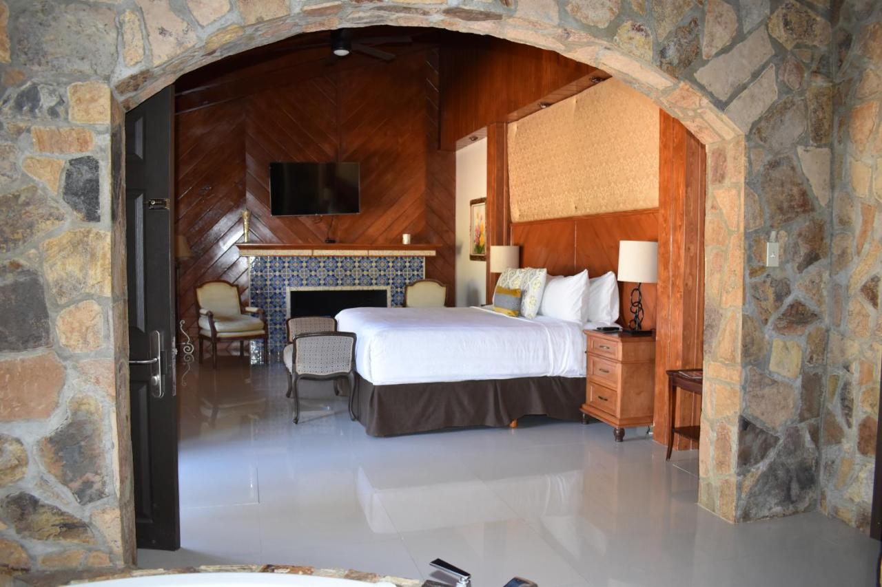 Premier Master Suite with Jacuzzi