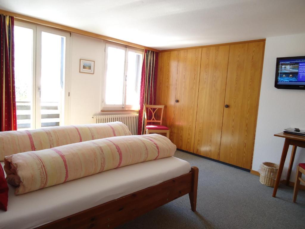Tweepersoonskamer met Balkon en Uitzicht op de Eiger