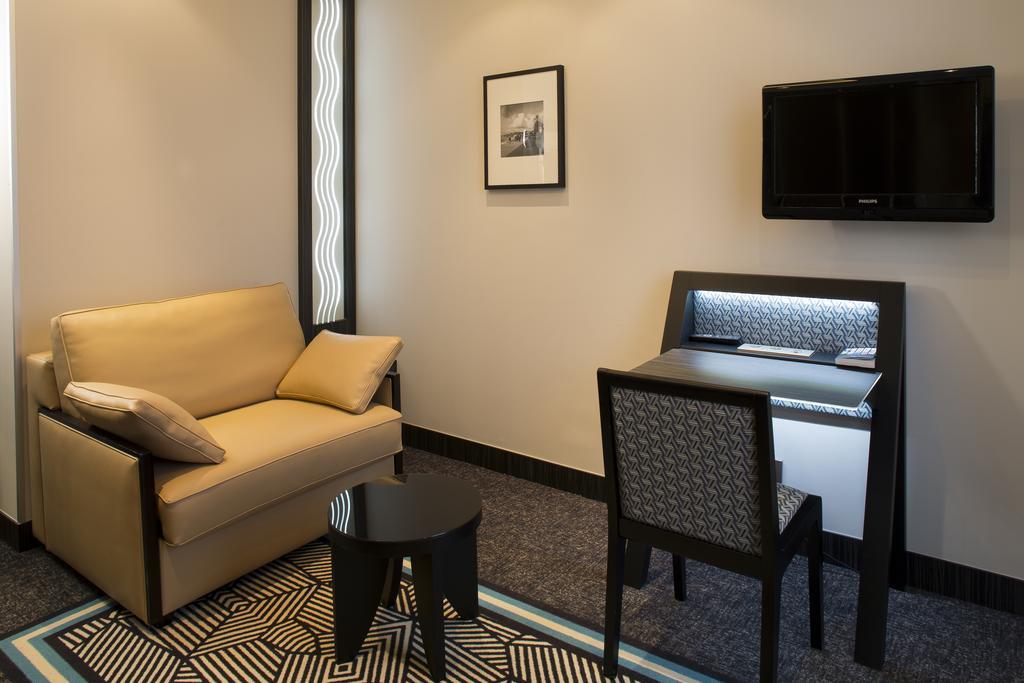 Junior Suite Matrimoniale con Divano-Letto e Balneoterapia
