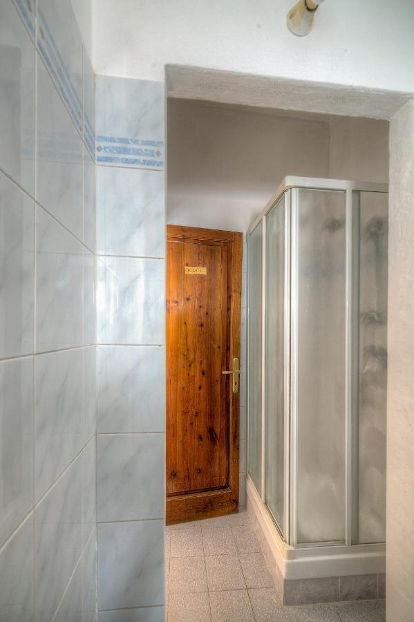Quarto Duplo com Banheiro Compartilhado
