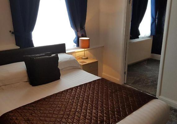 Driepersoonskamer met Eigen Badkamer
