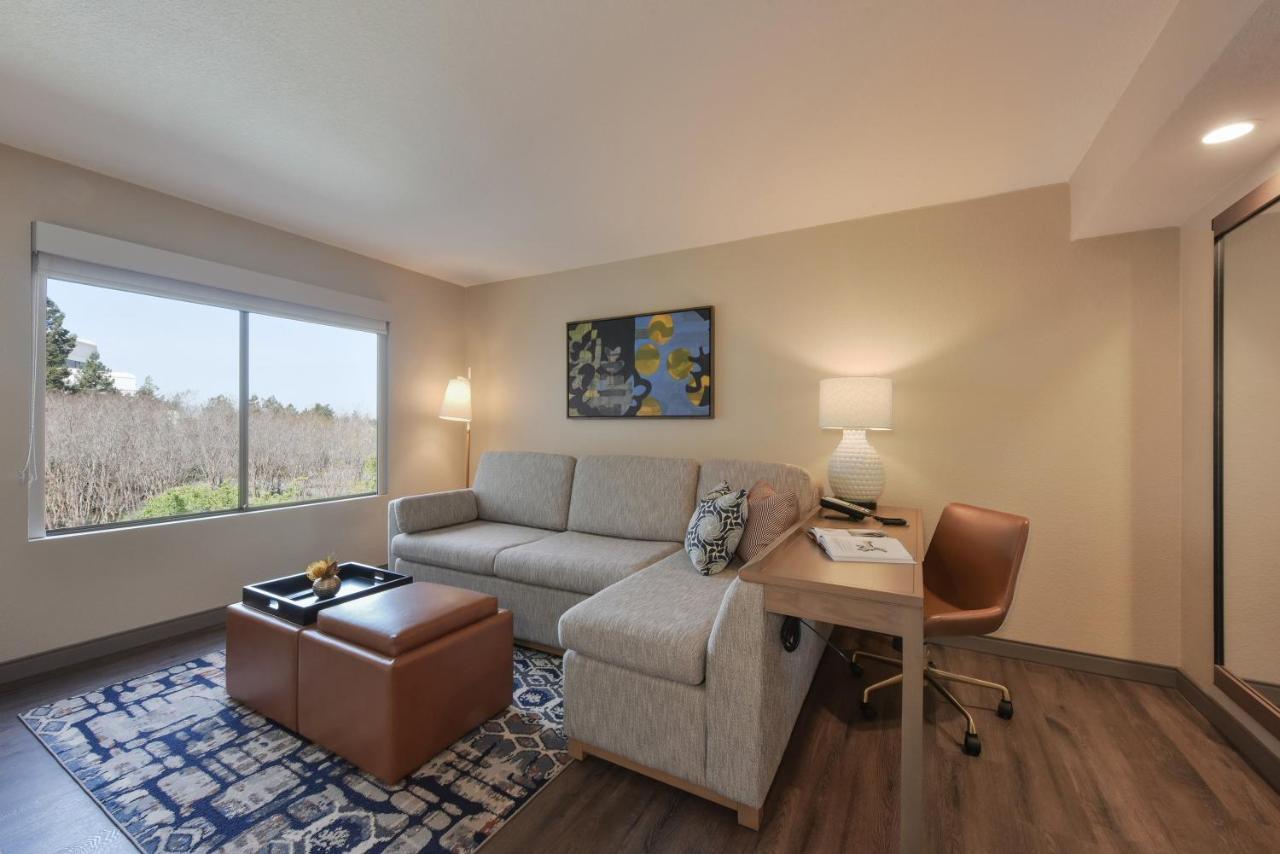 One-Bedroom King Suite