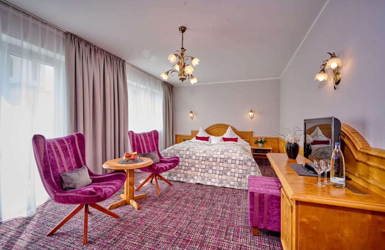 Doppelzimmer mit Balkon in der Pension