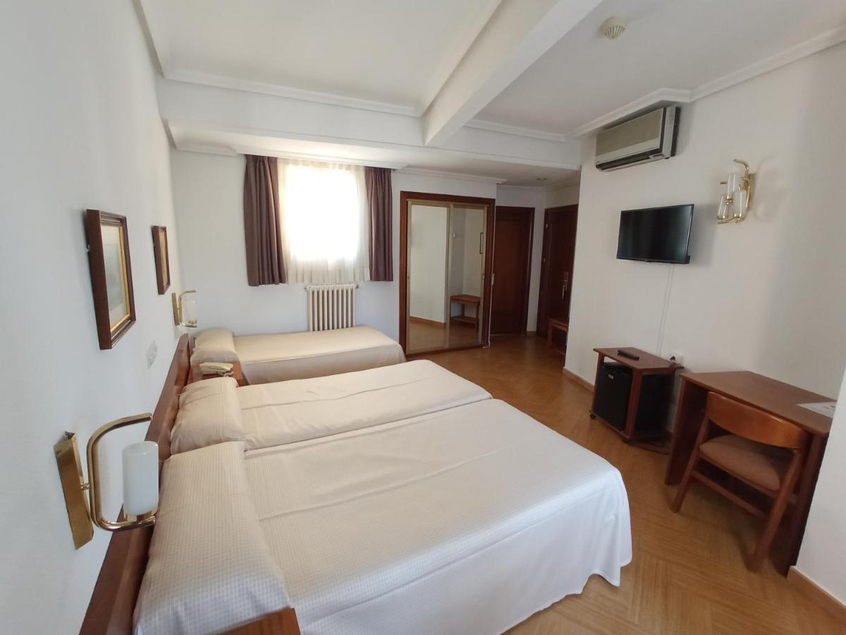 Standard Triple Room,1443956485:JPEG