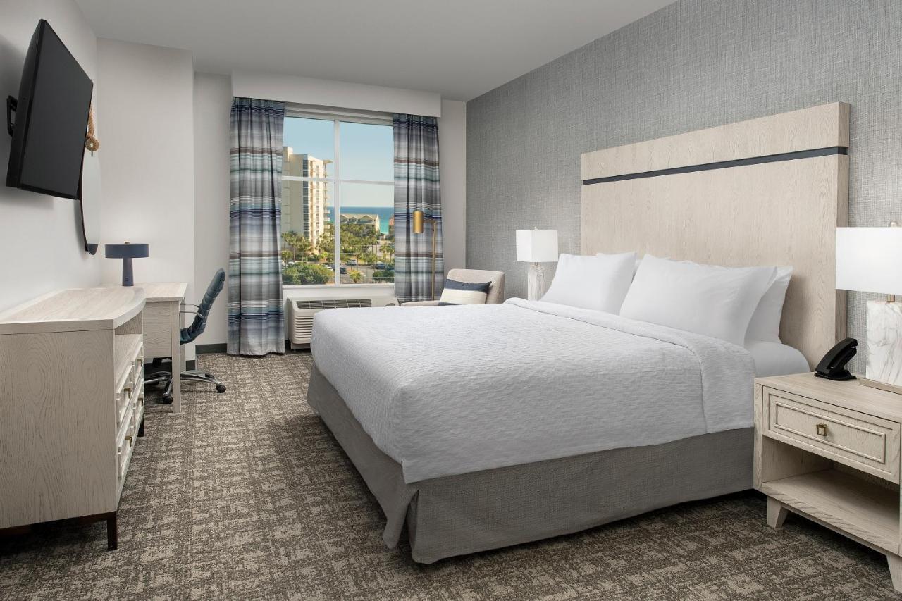 King Suite Partial Gulf View
