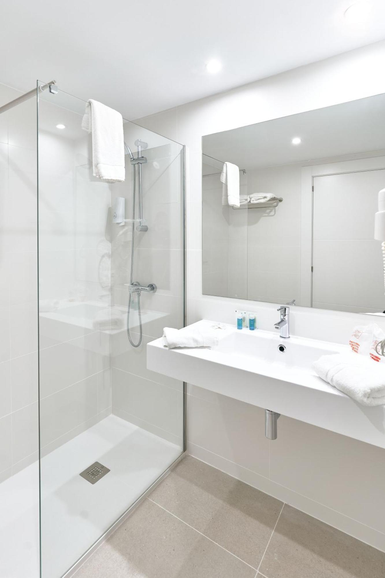 Premium Zweibettzimmer mit Meerblick – inklusive Zugang zum Spa