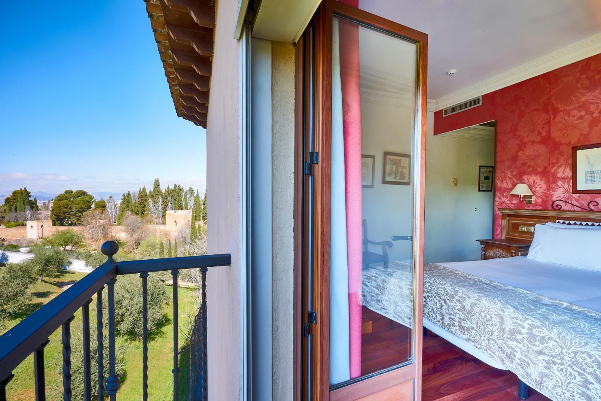 Doppelzimmer mit Blick auf die Alhambra