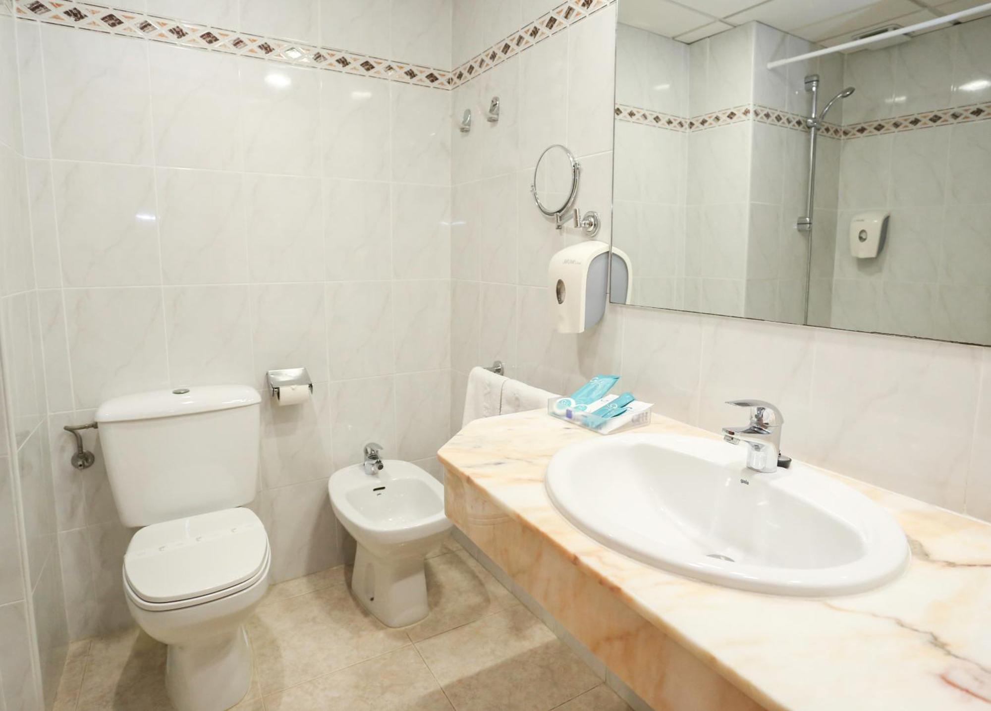 Standard Double Room,1431796480:JPEG