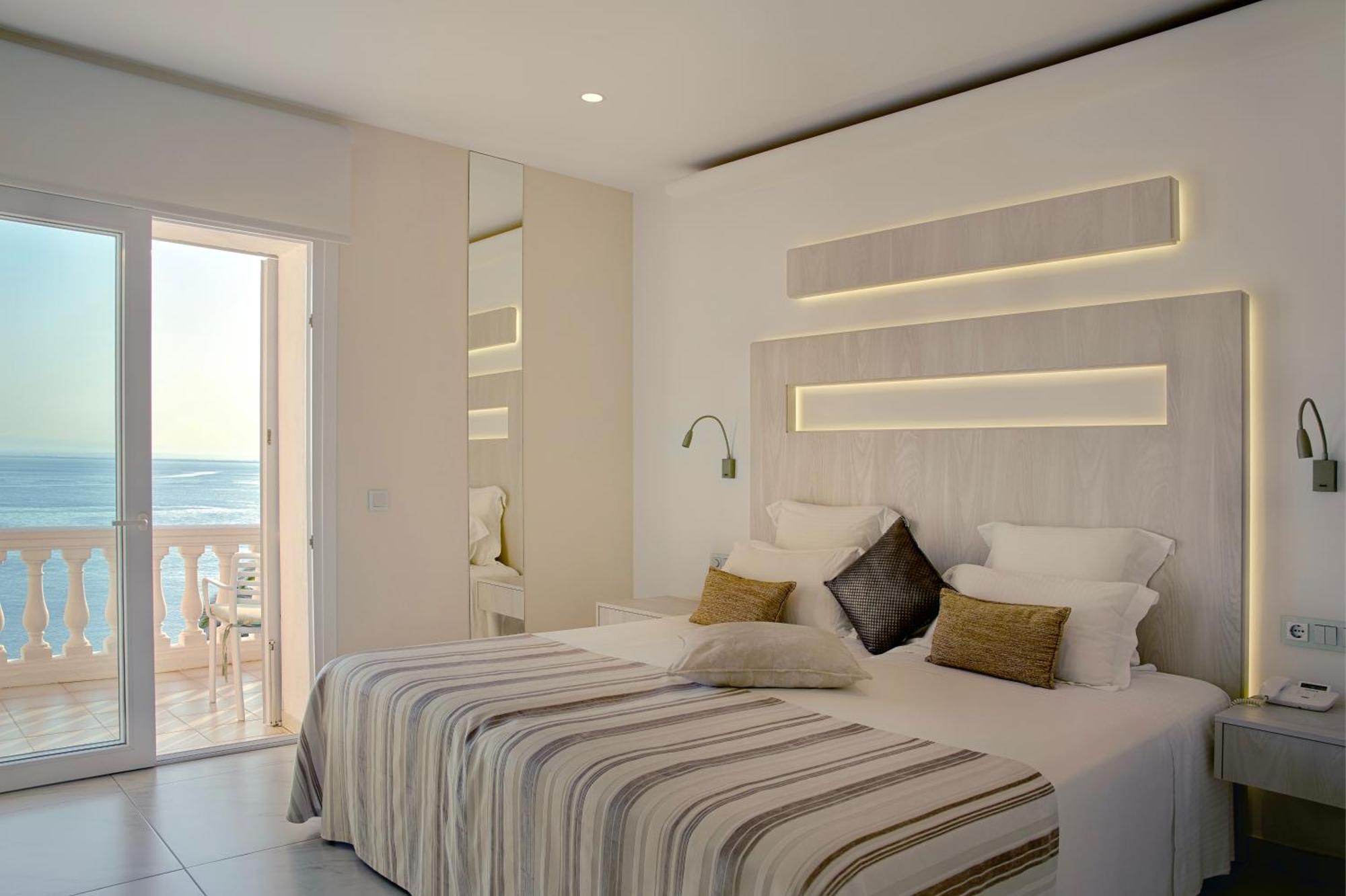 Tweepersoonskamer met 1 of 2 Bedden en Uitzicht op Zee