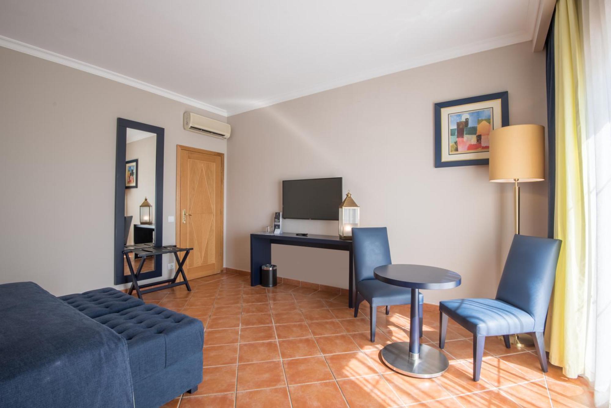Suite Familiar (2 Adultos + 2 Crianças)